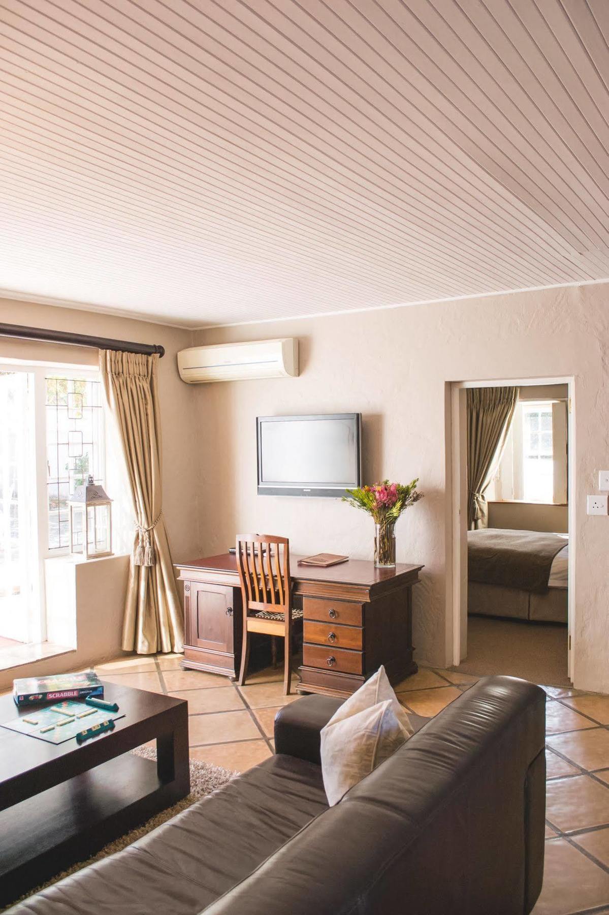 The Post House - No Children Under The Age Of 16yrs 4* Greyton
